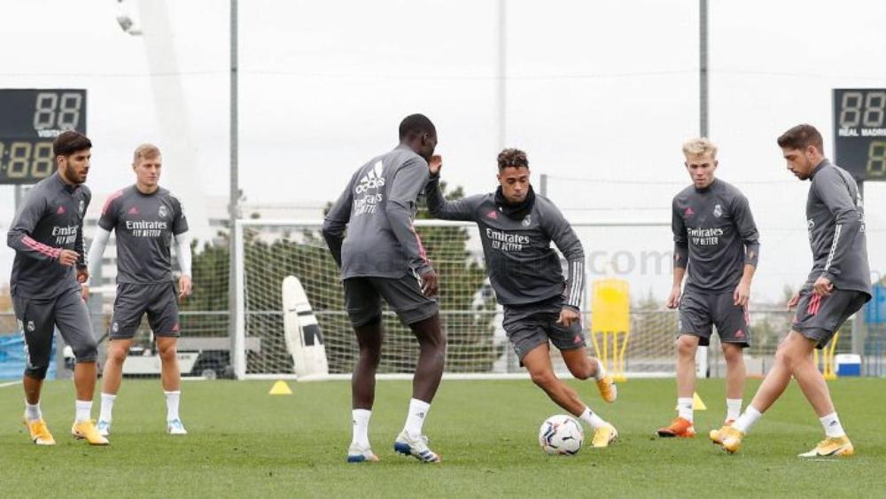 ماريانو دياز يعود لقائمة ريال مدريد قبل مواجهة هويسكا