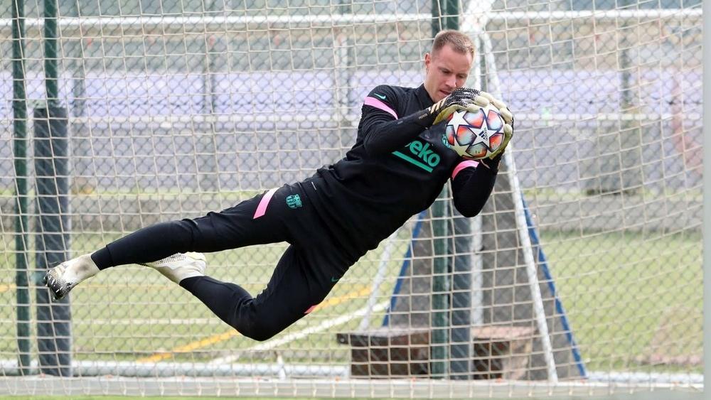 تير شتيغن يحصل على "الضوء الأخضر".. وحاضر في قائمة برشلونة لمواجهة دينامو كييف