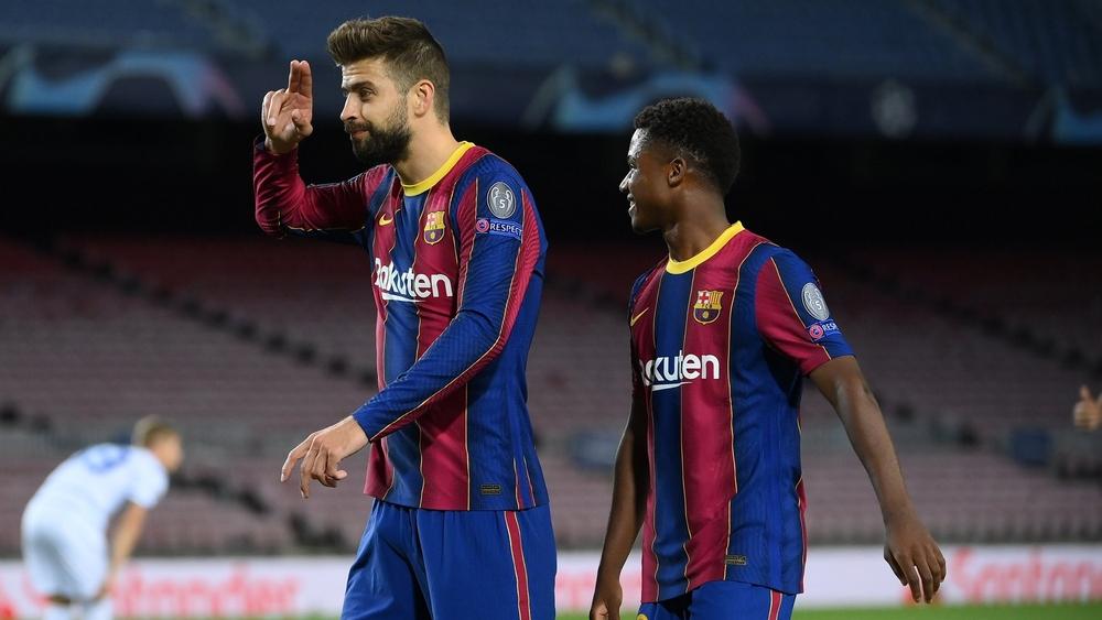 ميسي وبيكيه يقودان برشلونة للفوز على دينامو كييف.. ويوفنتوس يعود بانتصار من المجر