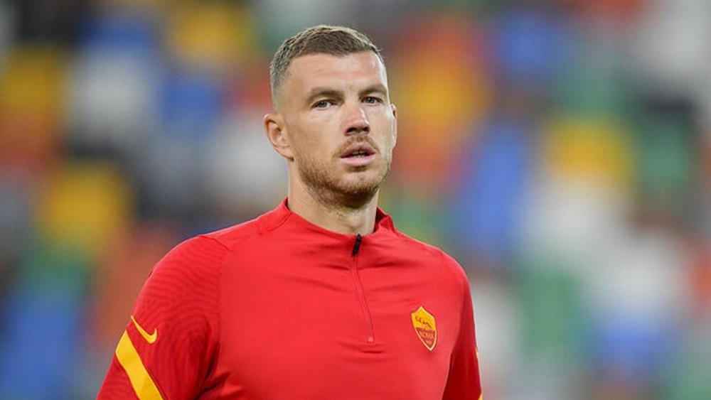 بعد إصابته بـ“كورونا” .. فيديو مؤثر لدجيكو متحدثًا لعائلته من وراء نافذة زجاجية