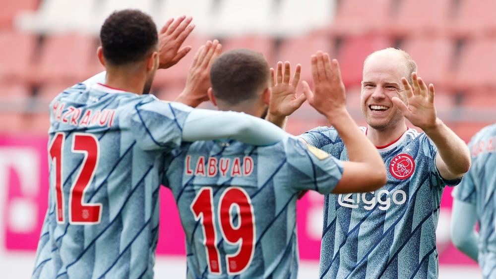 أياكس ينفرد بصدارة الدوري الهولندي مؤقتًا بثلاثية في مرمى أوتريخت