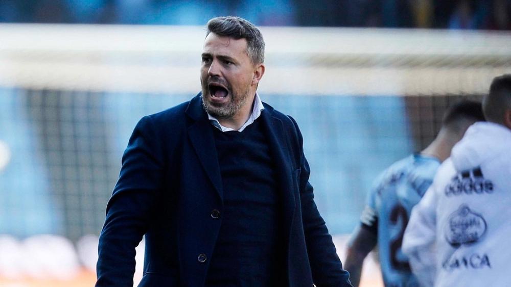 سيلتا فيغو أول ناد في الدوري الإسباني يقيل مدربه