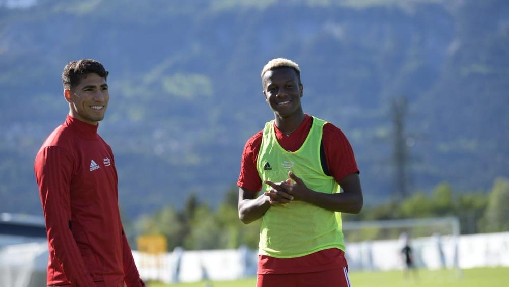 تقارير إيطالية: "خليلوزيتش سيدفع بحكيمي كظهير أيسر أمام أفريقيا الوسطى"