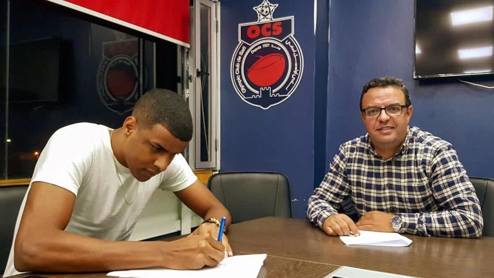 بعد أن اشترط توصله بمستحقاته المالية.. أولمبيك آسفي يعلن تجديد عقد البرازيلي كلاوديو لموسمين قادمين