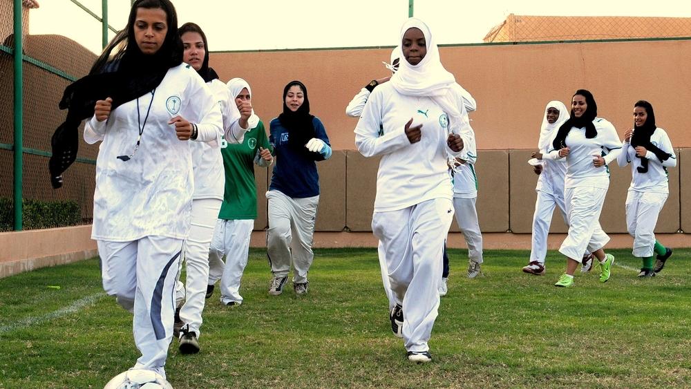 انطلاق أول دوري لكرة القدم النسائية في السعودية