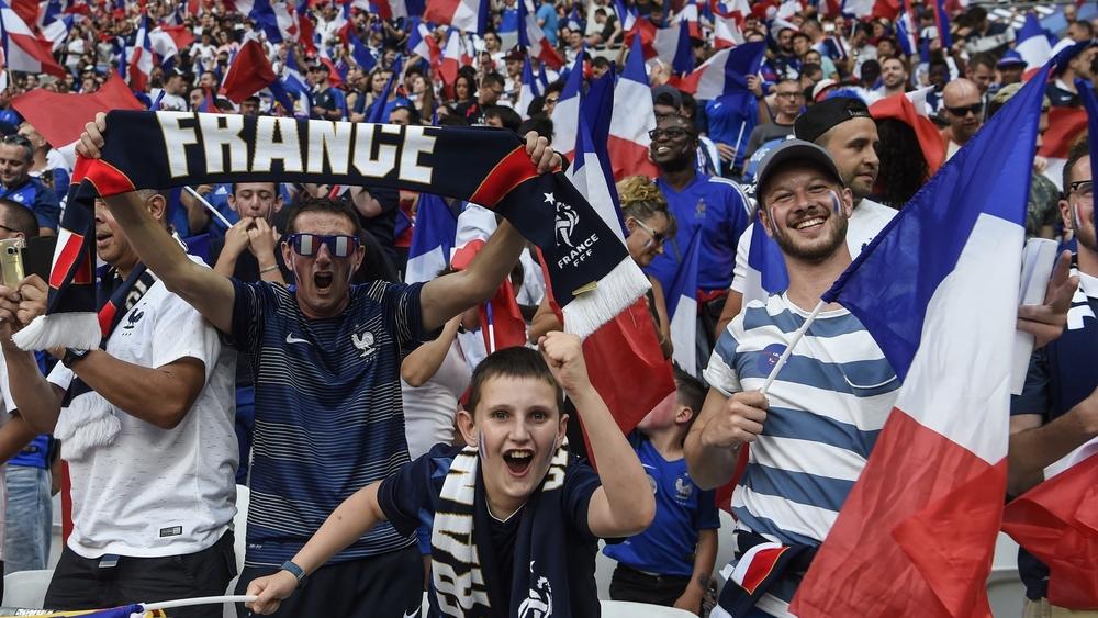 بسبب جائحة كورونا.. لا جماهير في الملاعب الفرنسية قبل شهر يناير