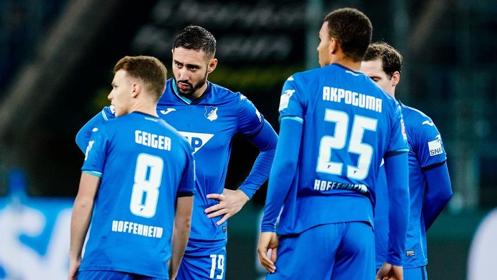 رفض تأجيل مباراة هوفنهايم وشتوتجارت رغم إصابة 7 لاعبين بصفوف الفريق الأول بـ"كورونا"