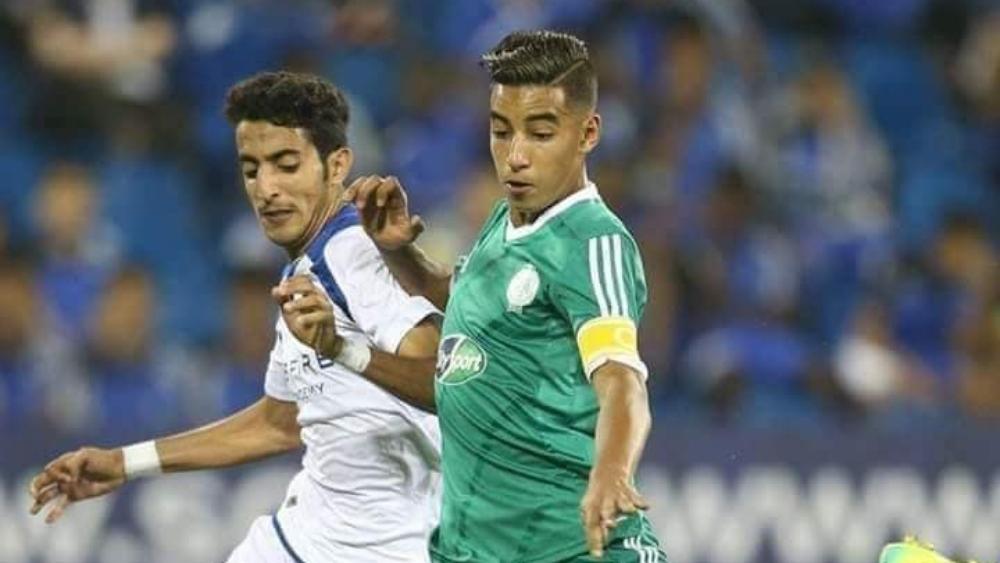 رياض ادبوكيكن لاعب أمل الرجاء.. الإسم الوحيد الذي تم تصعيده مع "الكبار"