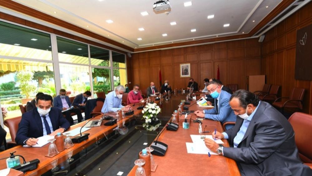 إلى جانب تمسكها بـ"قانون المدرب".. الجامعة تمنع تقلد منصب تقني رفقة فريقين مختلفين