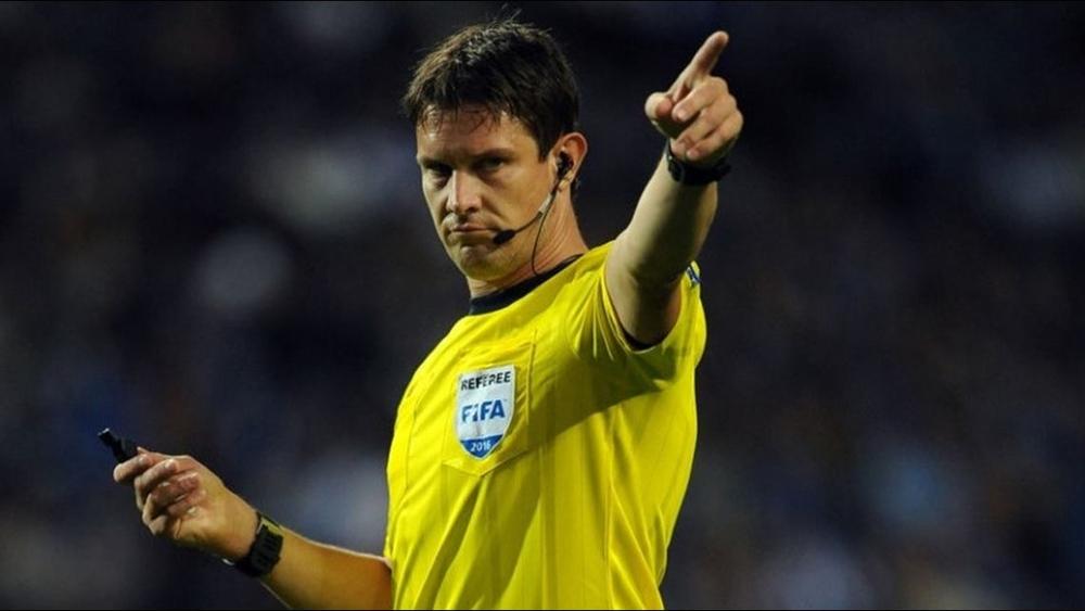 حكم سلوفيني يقود مباراة دينامو كييف وبرشلونة في دوري الأبطال