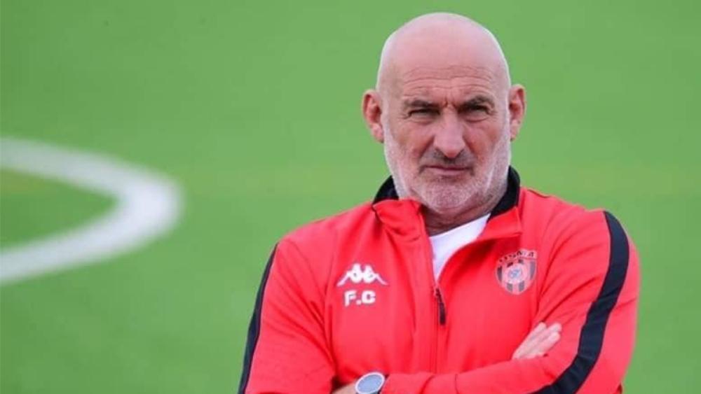 بسبب رفضه استلام الميدالية.. اتحاد العاصمة الجزائري يقيل مدربه بعد أول مباراة رسمية: "احترام السلطات العليا للبلاد هو خط أحمر لا يجب تجاوزه"