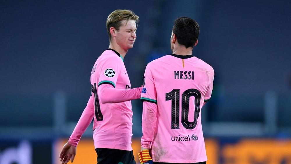 كومان: "قررنا عدم اصطحاب ميسي ودي يونغ لإراحتهما.. علينا حماية اللاعبين لأن روبيرتو وفاتي أصيبا بسبب كثرة المباريات"