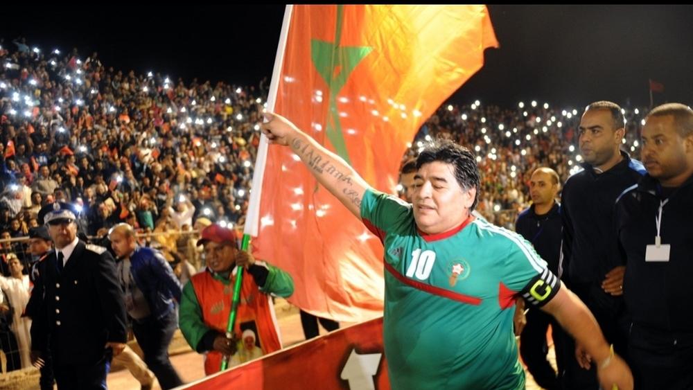 الجامعة تتفاعل مع وفاة الأسطورة الأرجنتينية مارادونا برسالة تعزية وصورته بقميص المنتخب الوطني