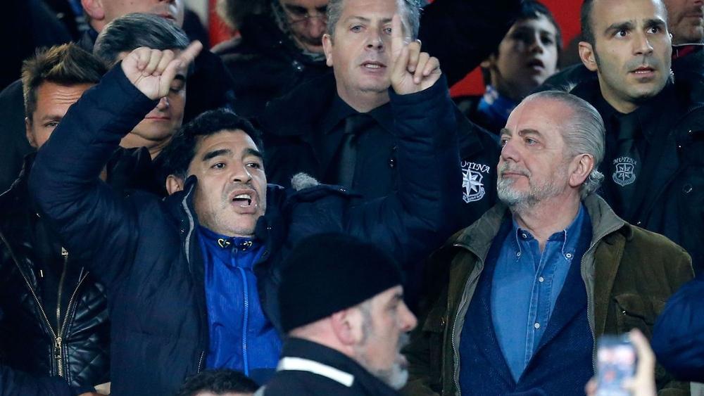 رئيس نابولي: "مارادونا كان رسام كرة القدم وسنقوم بتسمية ملعب سان باولو باسمه"