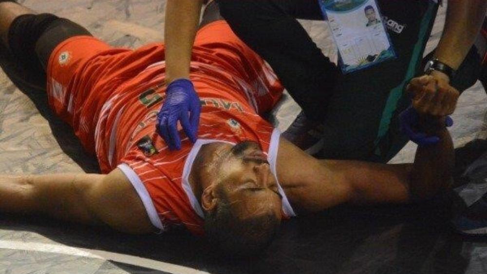 إصابة لاعب المنتخب الوطني لكرة السلة بارتجاج في المخ خلال مواجهة المغرب وأوغندا