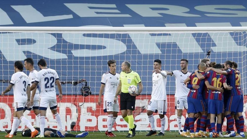برشلونة يستعيد توازنه في "الليجا" برباعية أمام أوساسونا في أمسية تكريم مارادونا