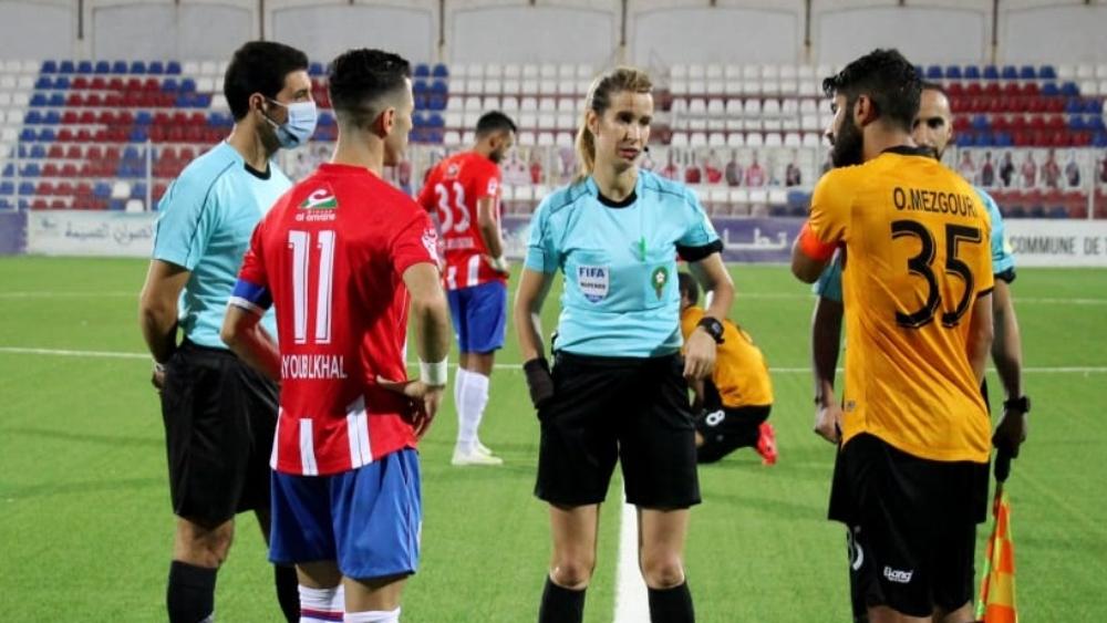 حوار خاص/ الحكمة بشرى كربوبي: "سعيدة بكوني أول سيدة تقود مباراة في البطولة الاحترافية والمونديال حُلمي"