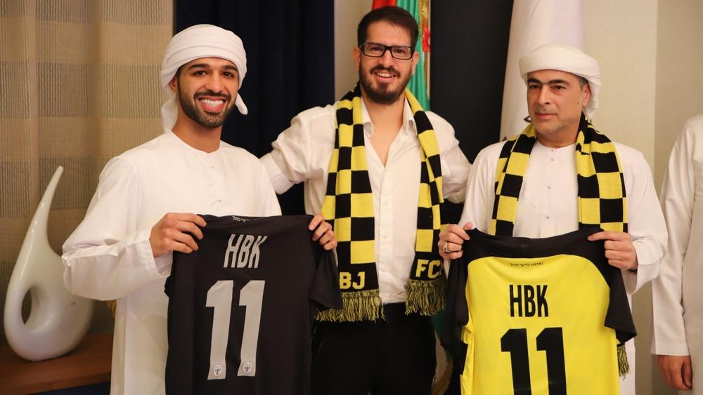 أحد أفراد الأسرة الحاكمة في أبو ظبي يشتري 50 بالمئة من أسهم نادٍ صهيوني ويلتزم باستثمار 92 مليون دولار فيه