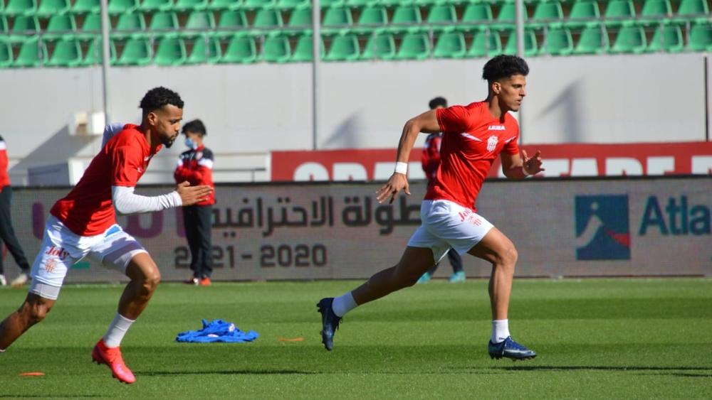 حسنية أكادير يستعيد 4 لاعبين ويُحرم من 4 آخرين في مواجهة ي.برشيد