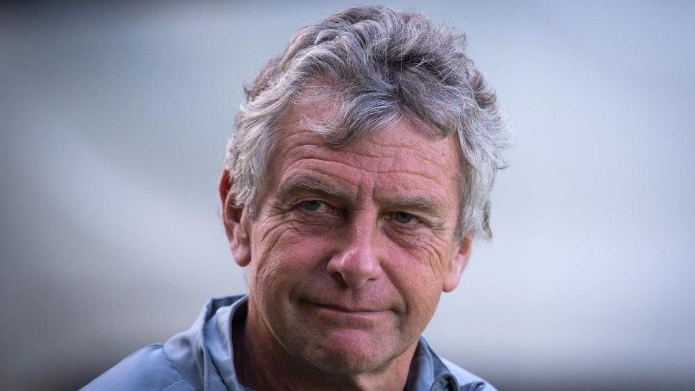 نانت الفرنسي يعلن إقالة مدربه كريستيان غوركوف