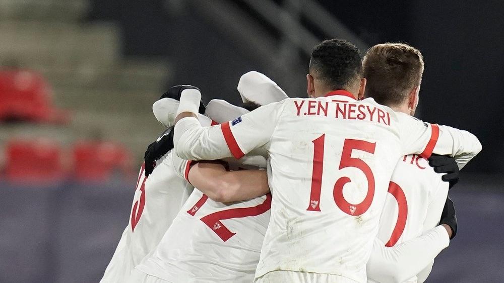 النصيري يُدوِّن ثنائية في شباك رين ويقود إشبيلية للفوز بثلاثية في دوري الأبطال