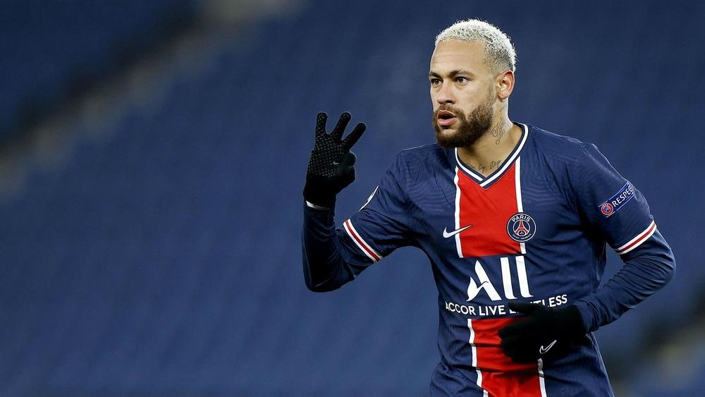 بعد إعلانه رغبته في اللعب مع ميسي من جديد.. نيمار يؤكد: "أنا سعيد في باريس ولا أفكر في الرحيل"