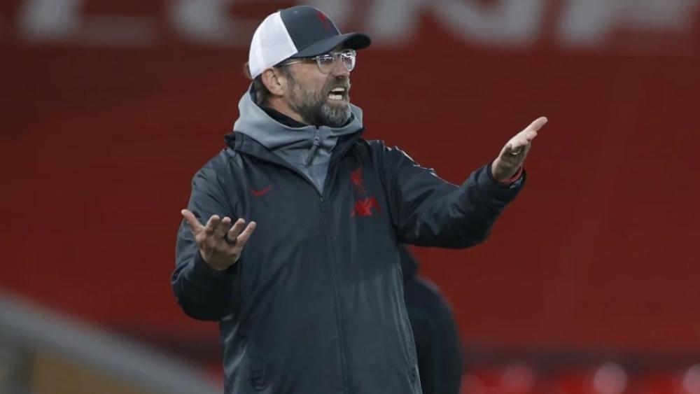 كلوب يُغيّر رأيه حول تقنية الـ"VAR" بسبب تأخرها في اتخاذ القرارات