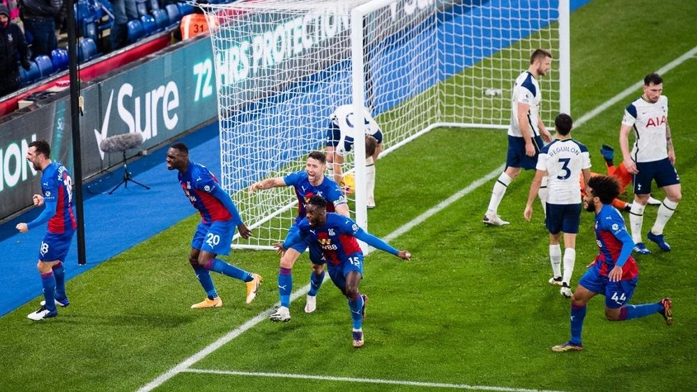 توتنهام يتعادل مع كريستال بالاس وساوثهامبتون يعمق جراح شيفيلد يونايتد