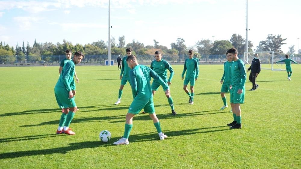 الشُّبان يواصلون استعداداتهم بتونس قبل منازلة الجزائر يوم الجمعة القادم