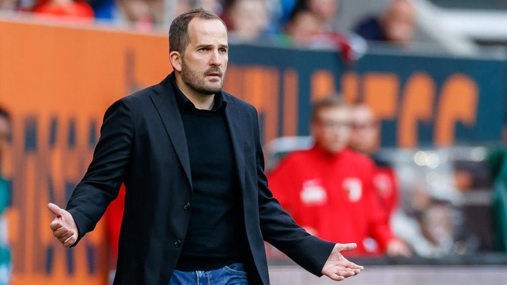 شالكه يعلن رسميًا إقالة مدربه "بوم" وتعيين هوب ستيفنز مكانه