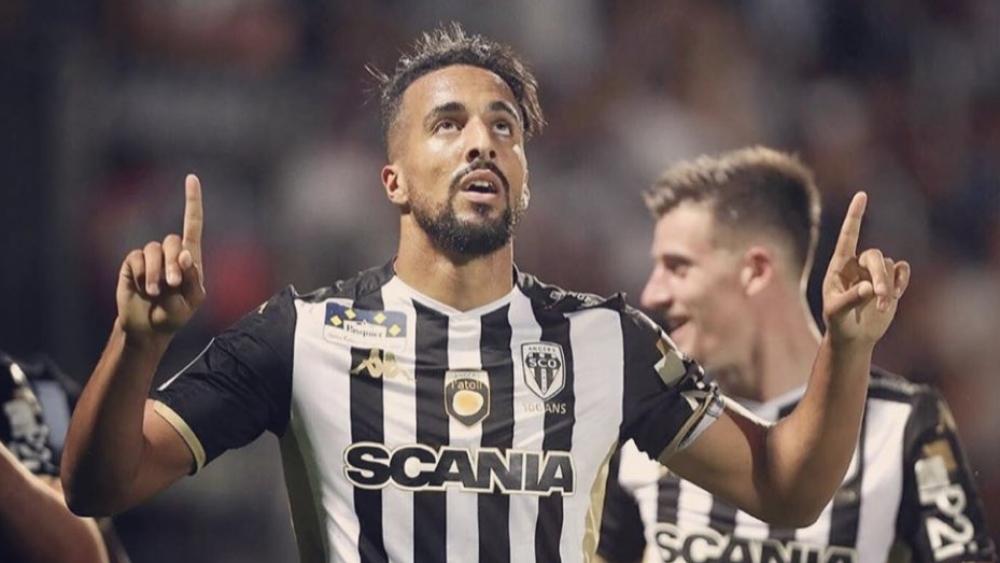 مدرب أنجيه: "رشيد عليوي يرقد في المستشفى وحالته خطيرة"