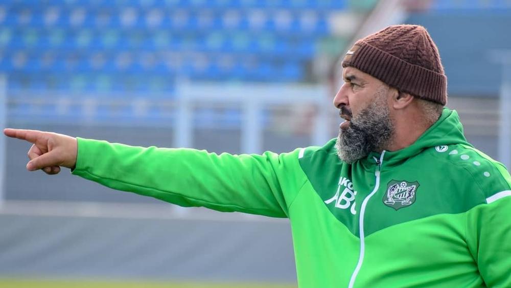 بنشيخة بعد الخسارة أمام "الماص" يحمل المسؤولية للاعبيه ويقول: "نفس الأخطاء تتكرر كل مباراة!"