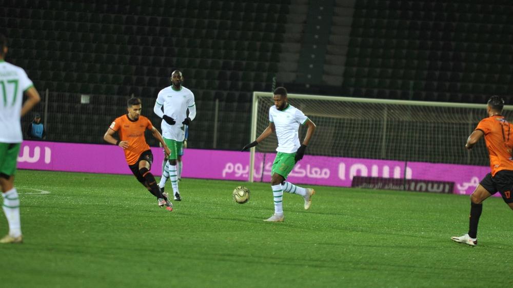 م.وجدة واجهت ن.بركان بـ15 لاعباً فقط لإخفاق هوار في تأهيل بعض اللاعبين الجدد!