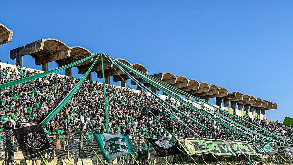 فصيل "حلالة بويز" يصدر بلاغا يندد فيه بأوضاع النادي القنيطري ويطالب من خلاله باستقاله الرئيس