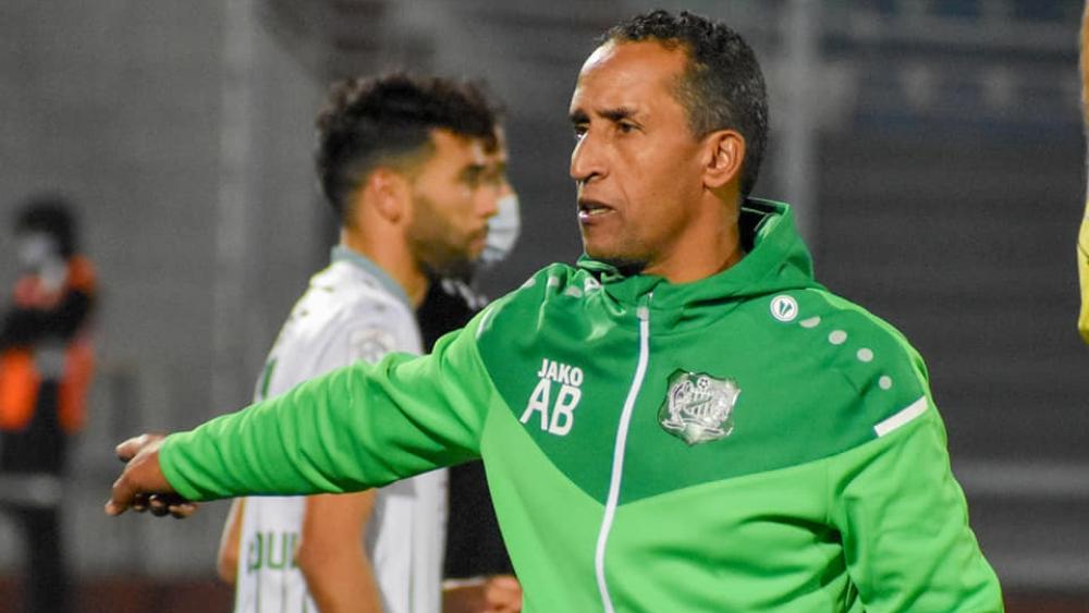 بلعربي: "الدفاع الحسني الجديدي سيساير مبارياته بمزيج يضم لاعبين شباب وآخرين مجربين"