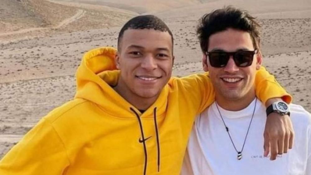 مراكش تحتضن إبداعات مبابي.. الفرنسي يخوض مباراة ودية بأحد أحيائها ويعبث بمنافسيه ويهزّ الشّباك