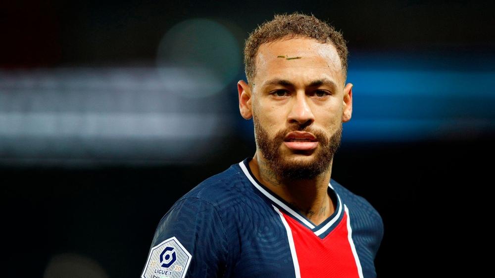 نيمار يعود إلى باريس بعد حفله المثير للجدل بالبرازيل