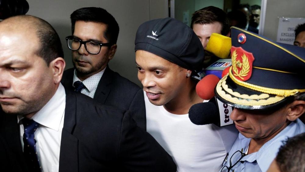 بعد خروجه من السجن.. رونالدينيو استطاع كسب أزيد من 780 ألف يورو في "أسوأ" سنة له!