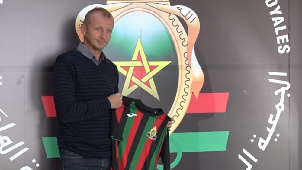 مدرب الجيش الملكي الجديد: "أول شيء عليَّ القيام به هو خلق جو إيجابي والتخلص من السلبية داخل المجموعة"