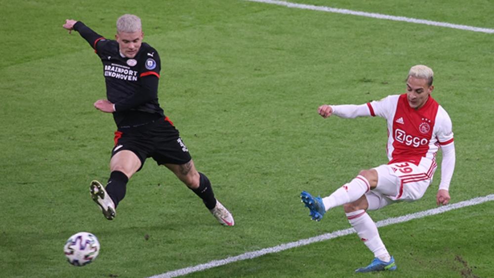 بمشاركة مزراوي ولبيض كأساسييْن.. أياكس "يعود في النتيجة" أمام إيندهوفن ويرفض "التفريط" في صدارة الدوري