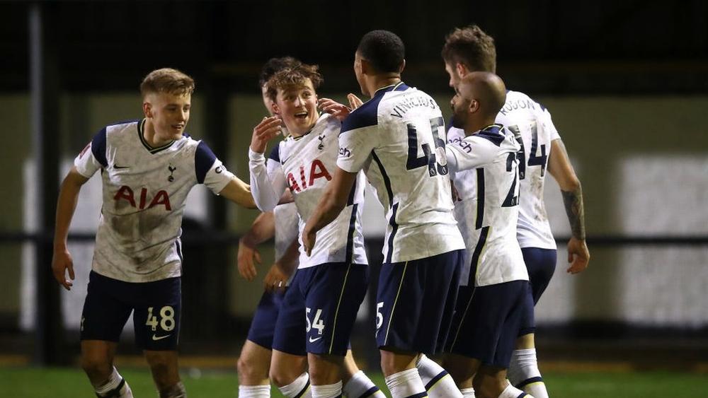 توتنهام يكتسح مارين بخماسية