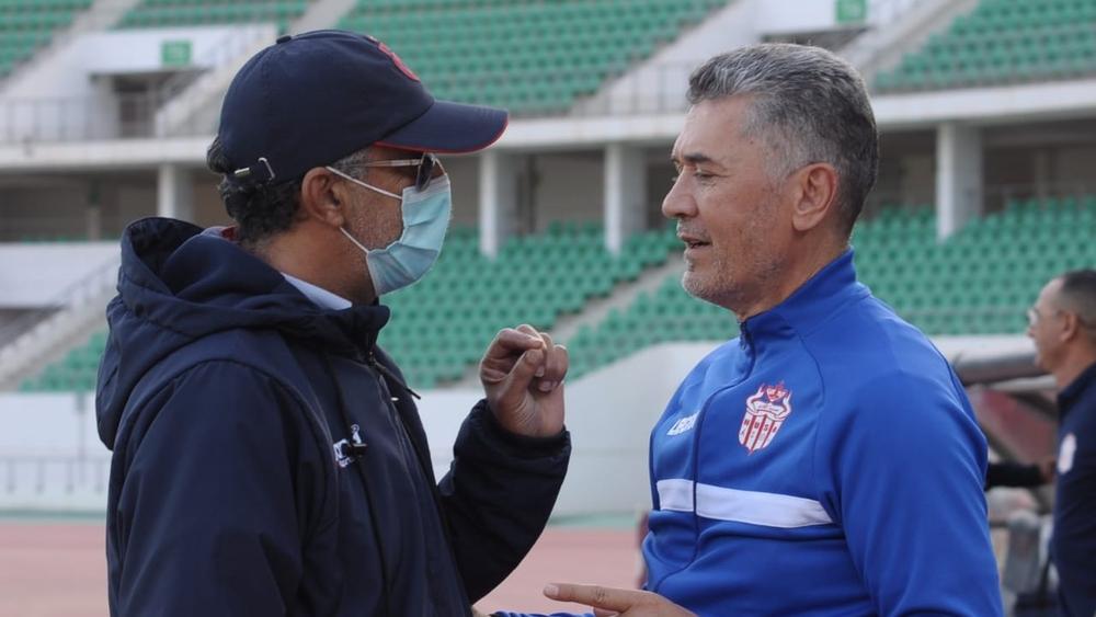 أ. آسفي يُعلن تعرض مدربه السكتيوي لوعكة صحية.. وأنصار النادي يطعنون في مصداقية النبأ ويعتبرونه مُجرد "سيناريو محبوك"