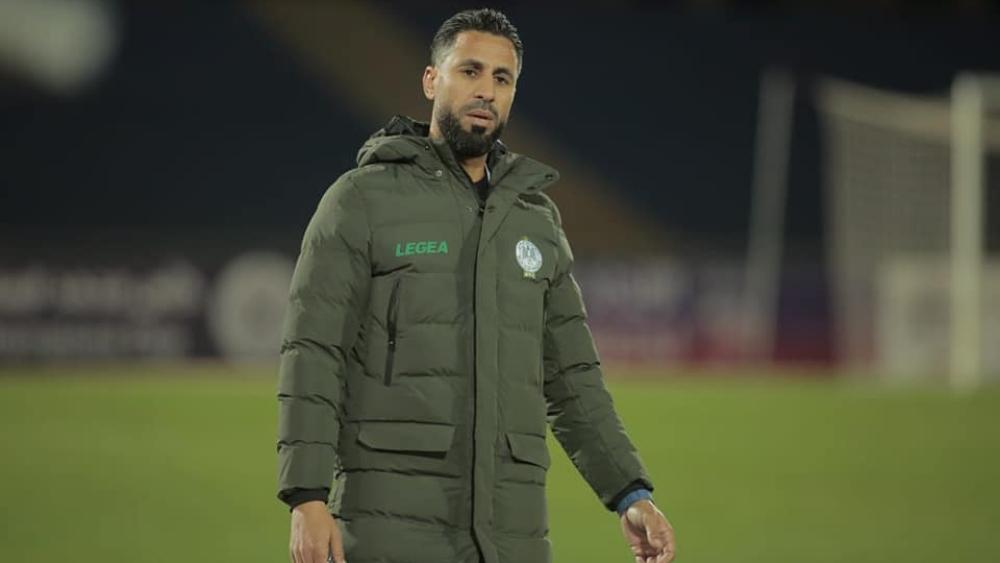 "وعد فأوفى" .. هشام أبو شروان ابن الرجاء "البار" الذي نجح في قيادة "النسور" لنهائي البطولة العربية