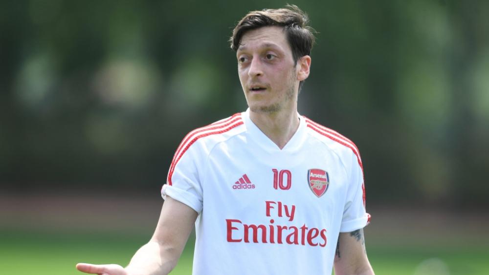 "تقارير" | أوزيل يفسخ عقده مع آرسنال ويوقع لفنربخشة