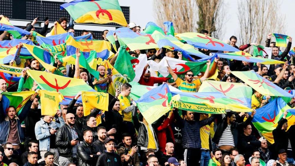 الشرطة الجزائرية تمنع "مسيرةً" لمشجعي شبيبة القبائل