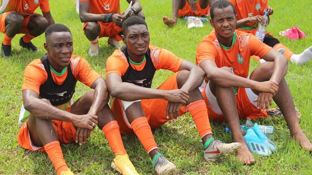 "إضراب" سائق الحافلة يحرم منتخب النيجر من الاستئناس بأرضية "ملعب جابوما" والتحدث للإعلام عشية مواجهة ليبيا في "الشان"!