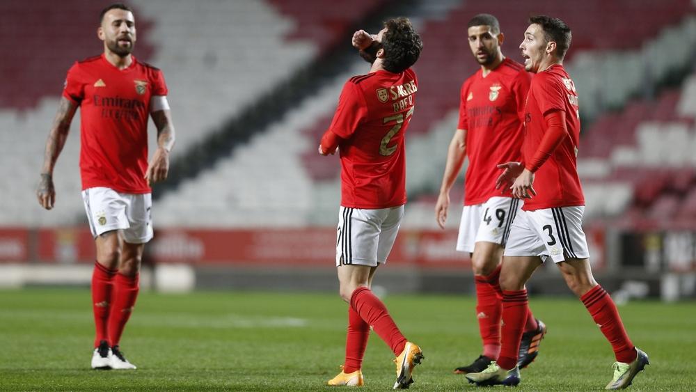 بنفيكا يسجل 17 إصابة بـ"كورونا" في صفوفه قبل مواجهة براجا في نهائي كأس الرابطة البرتغالية