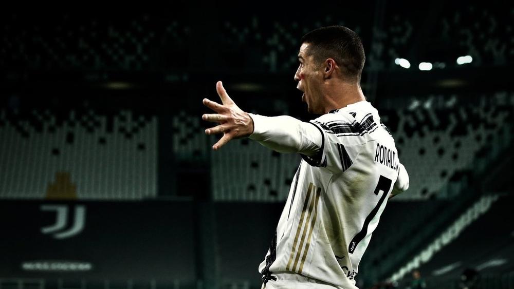 بهدفه أمام نابولي.. كريستيانو رونالدو يصبح أكثر لاعب تسجيلا للأهداف في تاريخ كرة القدم بـ 760 هدفا