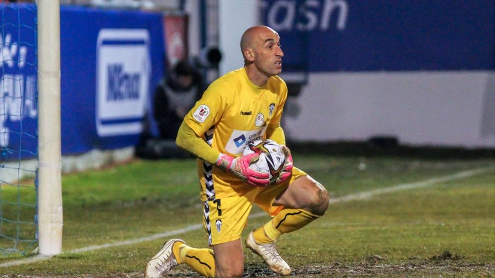 حارس ألكويانو (41 سنة) بعد إقصاء ريال مدريد: "لقد هنأني الآباء في المدرسة.. ما زلت في حالة صدمة"