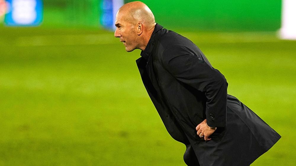 بعد الخروج المخيب من كأس ملك إسبانيا.. ريال مدريد يُصدر بياناً للإعلان عن إصابة زيدان بـ"كورونا"